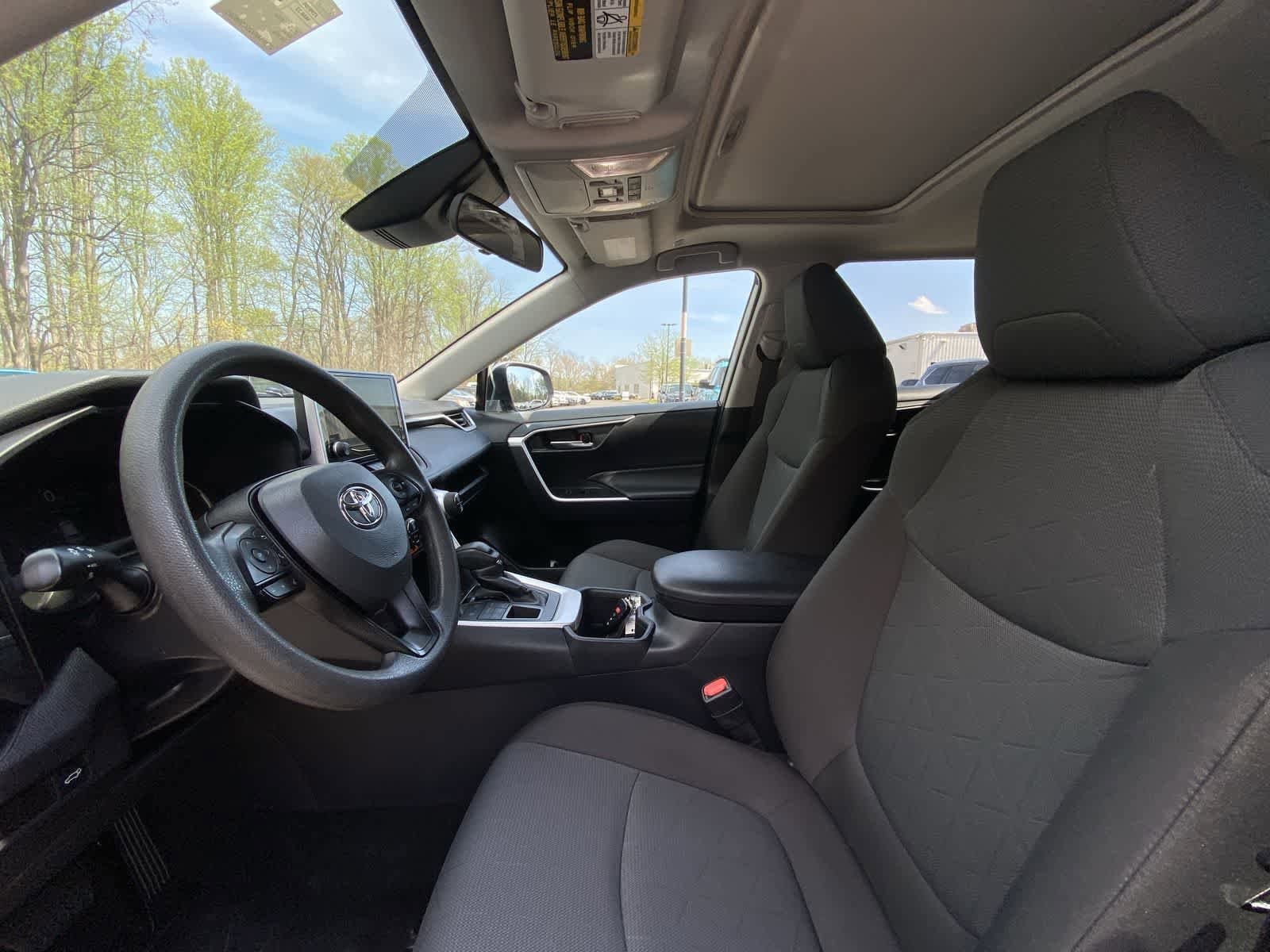 Thumbnail: 2025 Toyota RAV4 - 20