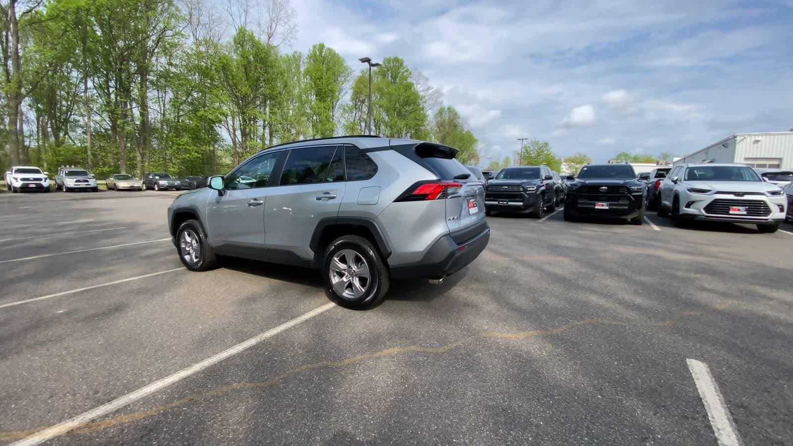 Thumbnail: 2025 Toyota RAV4 - 6