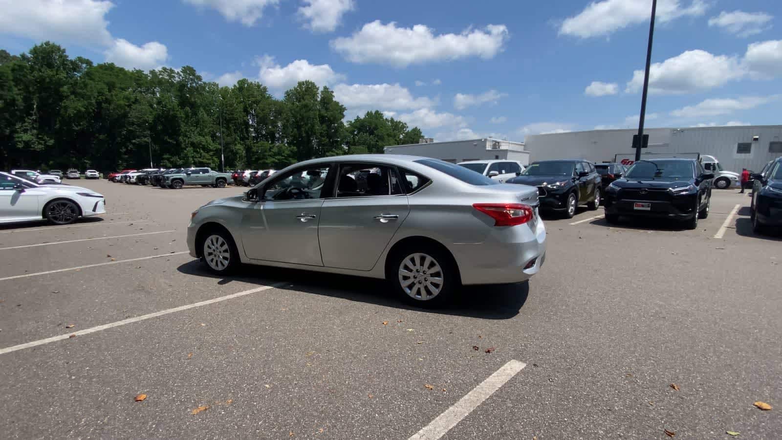 Thumbnail: 2019 Nissan Sentra - 6