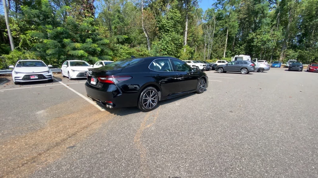 Used 2023 Toyota Camry SE Sedan