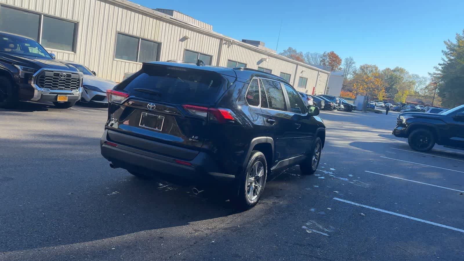 Thumbnail: 2025 Toyota RAV4 - 8