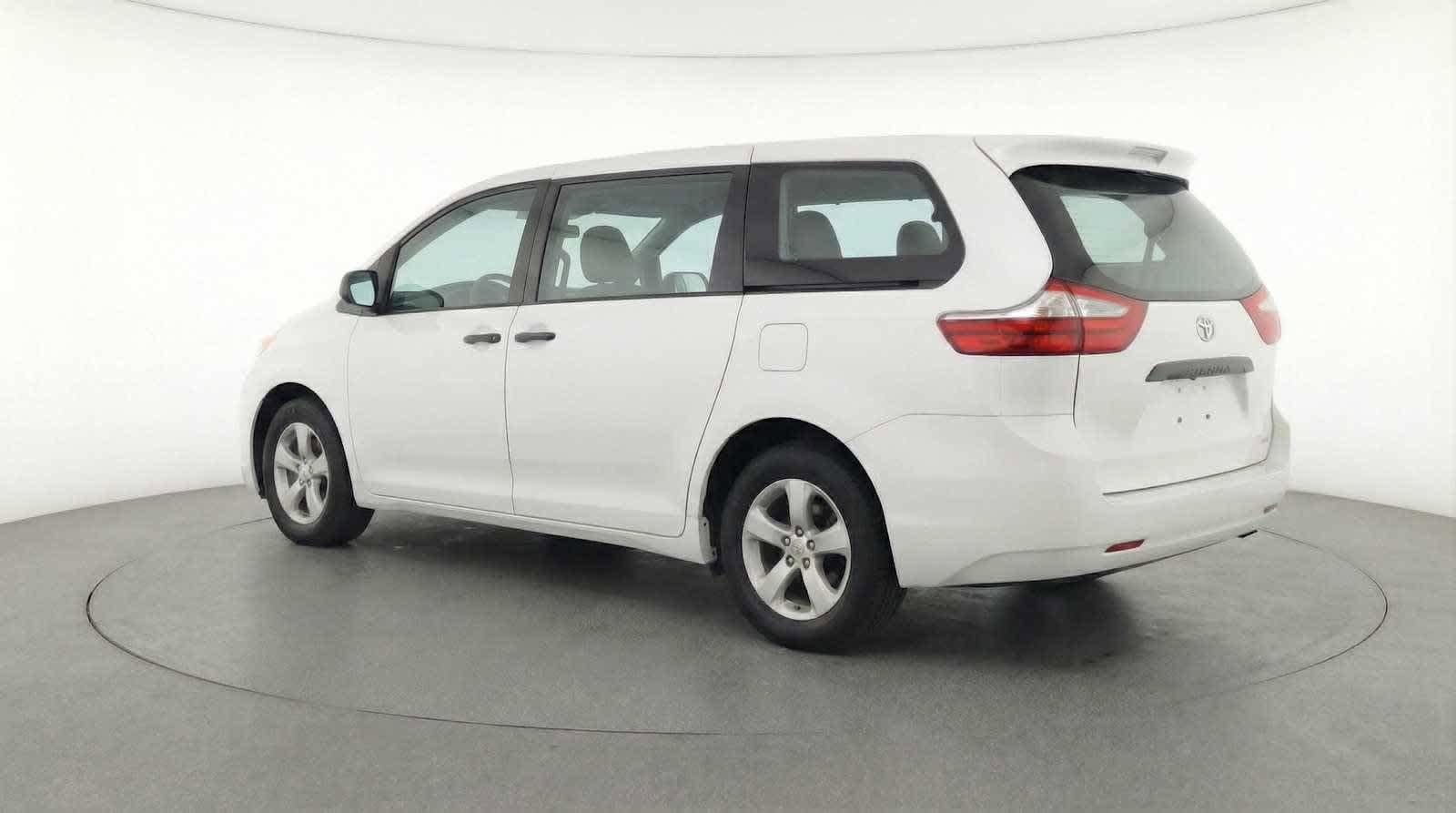 Thumbnail: 2013 Toyota Sienna - 4
