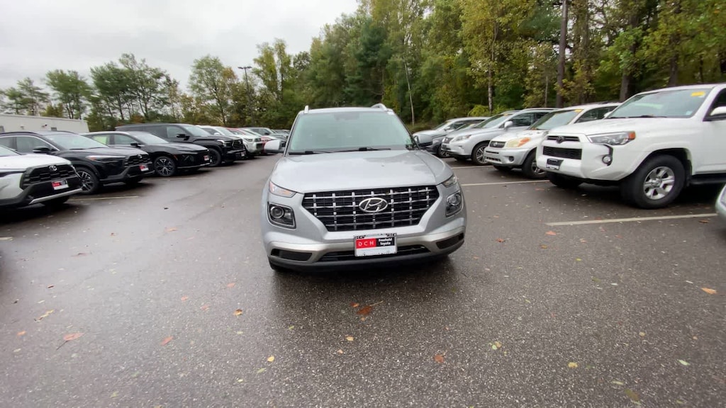 Used 2023 Hyundai Venue SEL SUV