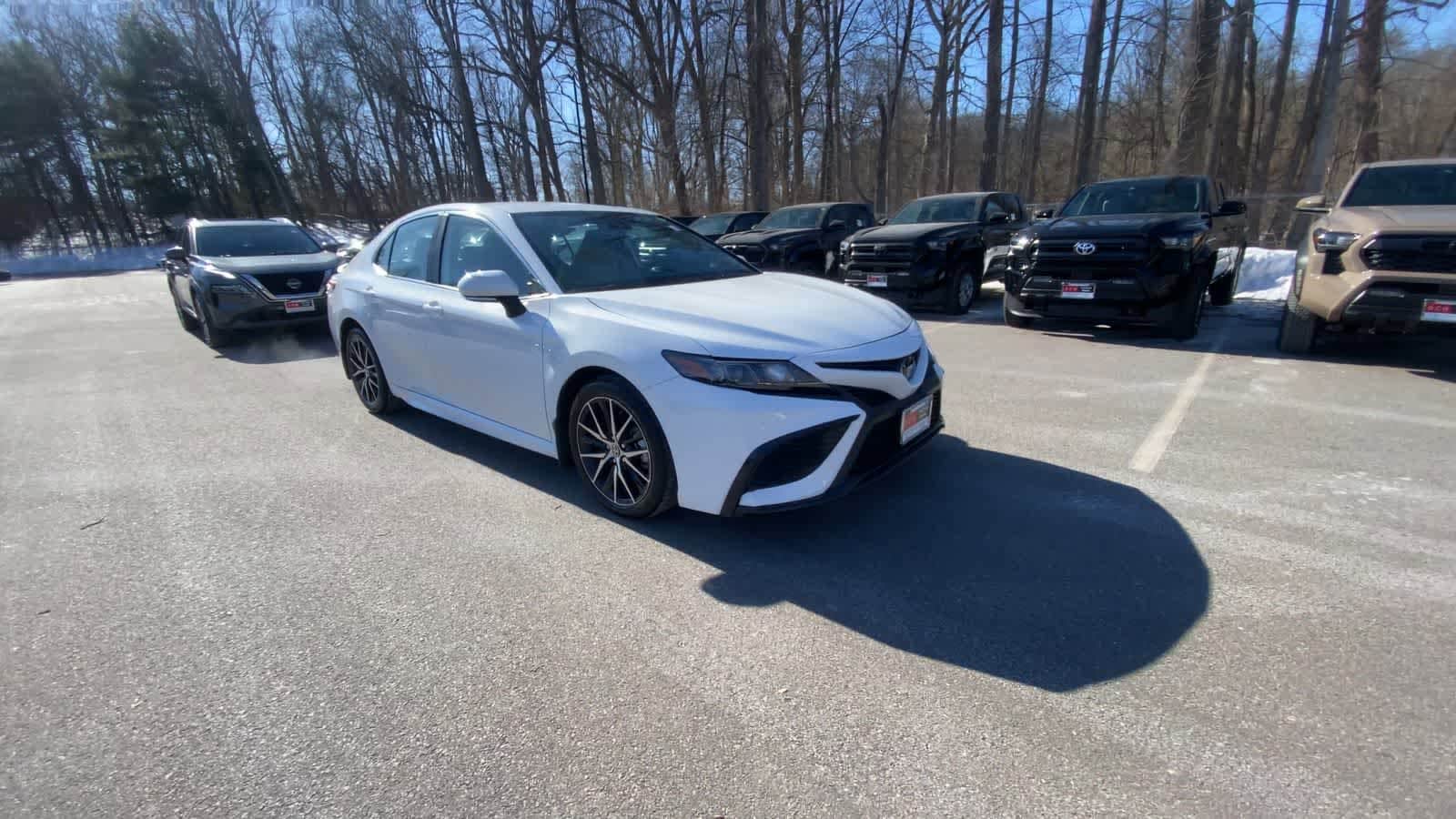 Thumbnail: 2023 Toyota Camry - 10