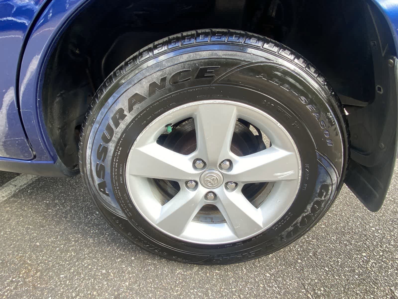 Thumbnail: 2004 Toyota RAV4 - 12