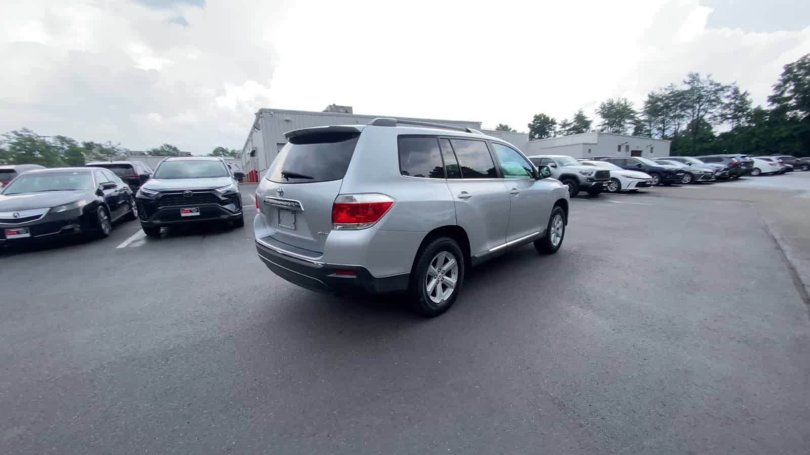 Thumbnail: 2013 Toyota Highlander - 8