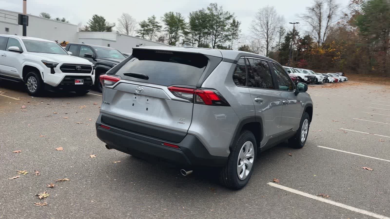 Thumbnail: 2025 Toyota RAV4 - 8