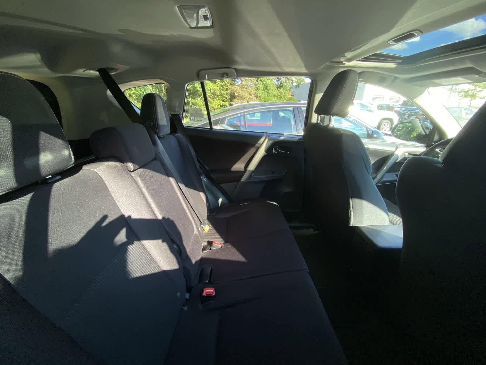 Thumbnail: 2015 Toyota RAV4 - 6
