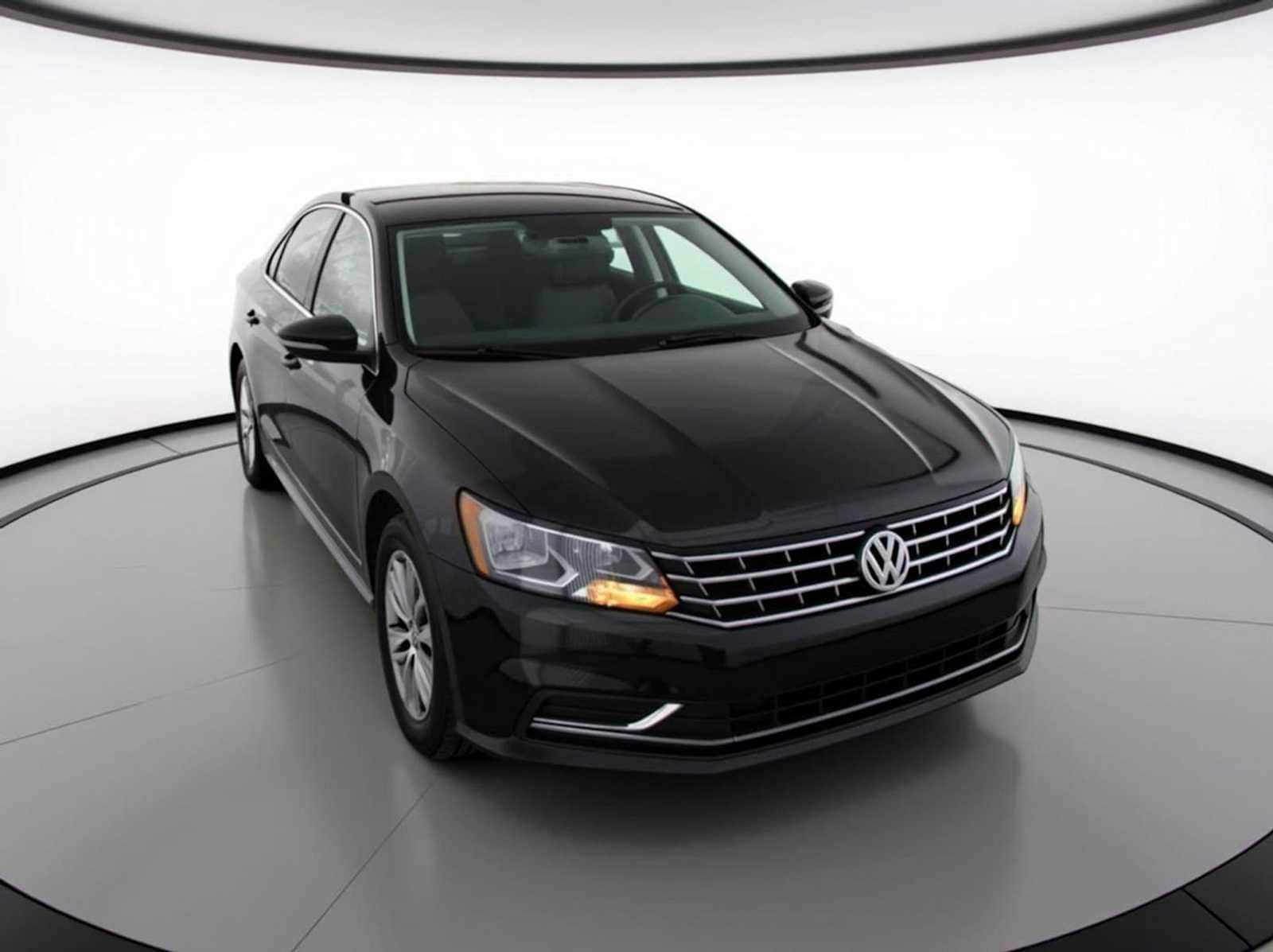 Thumbnail: 2016 Volkswagen Passat - 3