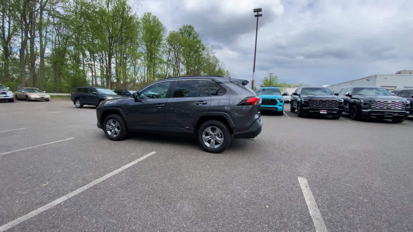 Thumbnail: 2025 Toyota RAV4 - 10