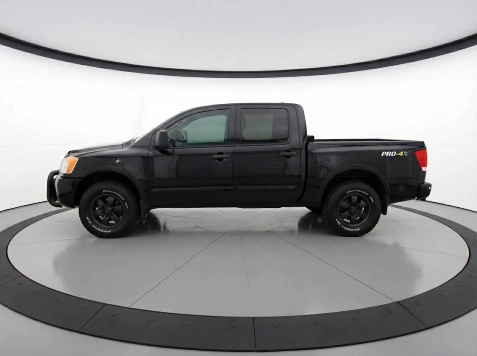 Thumbnail: 2014 Nissan Titan - 3