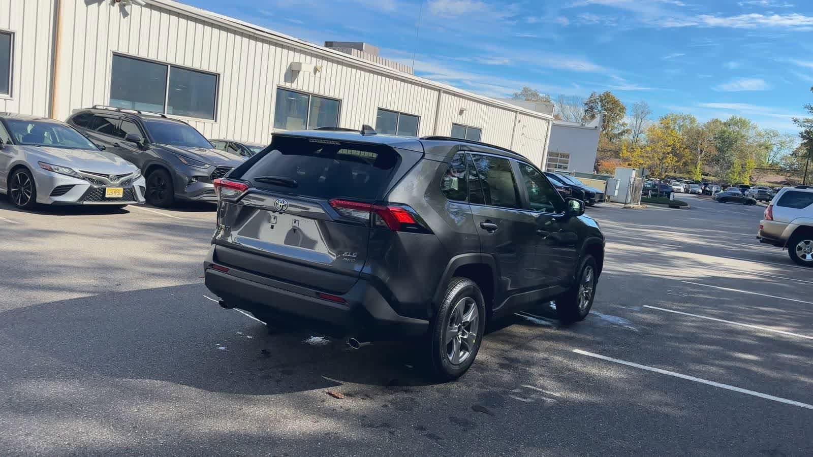 Thumbnail: 2025 Toyota RAV4 - 8