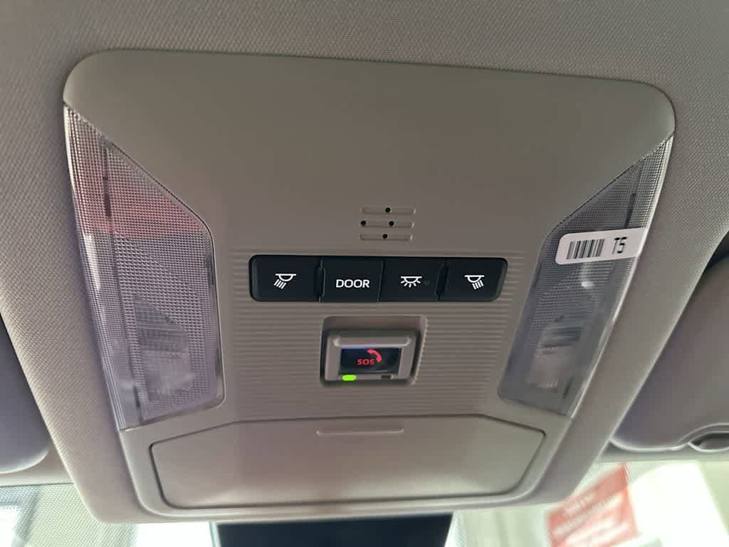 Thumbnail: 2025 Toyota RAV4 - 19