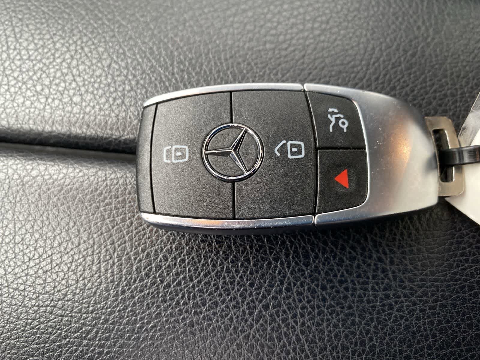 Thumbnail: 2021 Mercedes-Benz GLB - 36