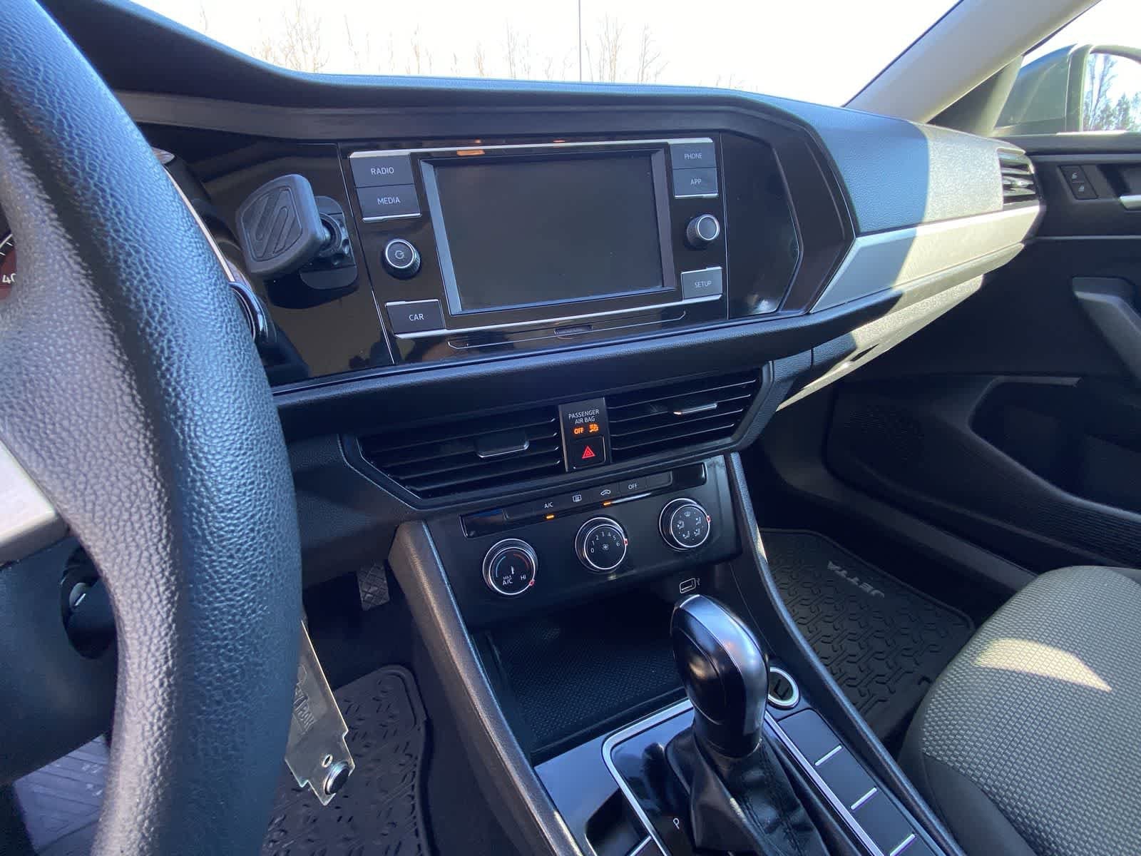 Thumbnail: 2019 Volkswagen Jetta - 28