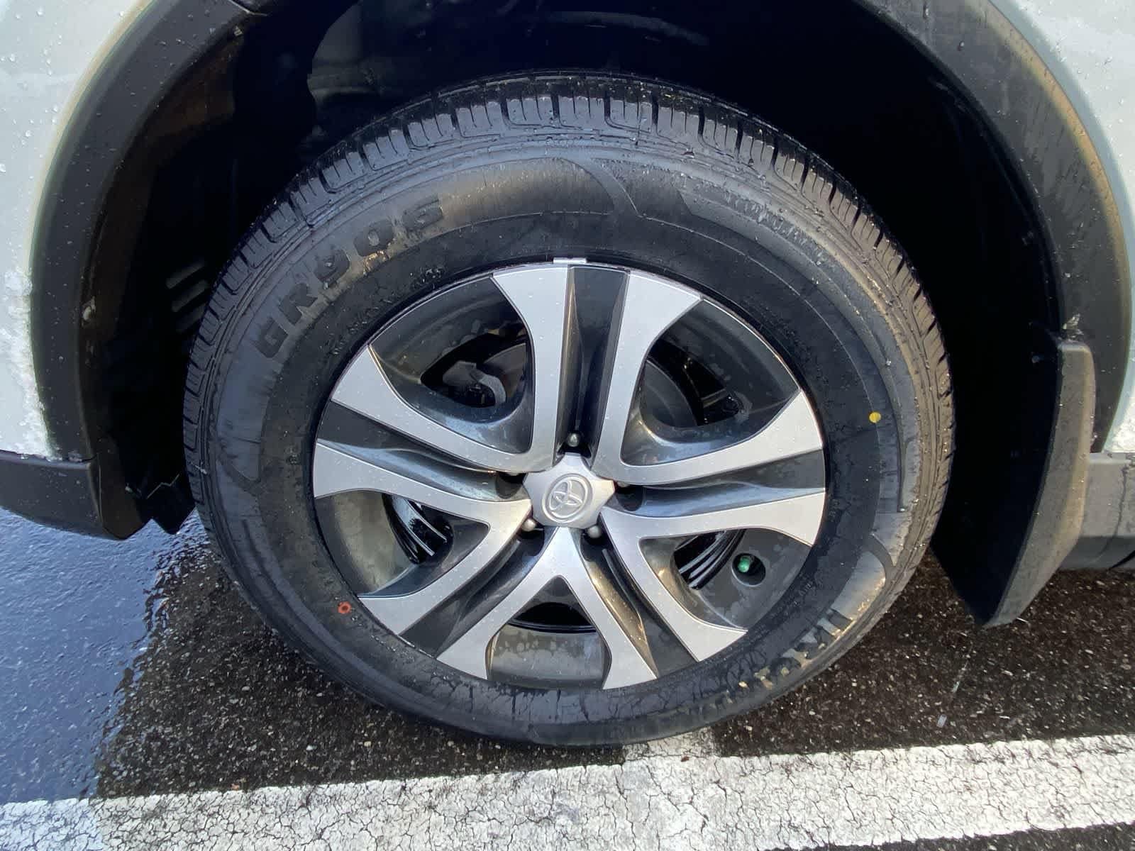 Thumbnail: 2018 Toyota RAV4 - 16