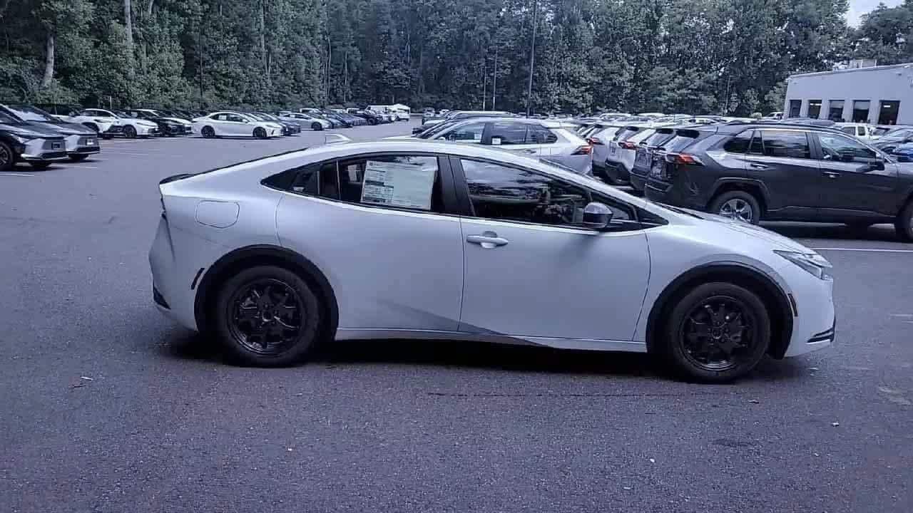 Thumbnail: 2025 Toyota Prius - 8