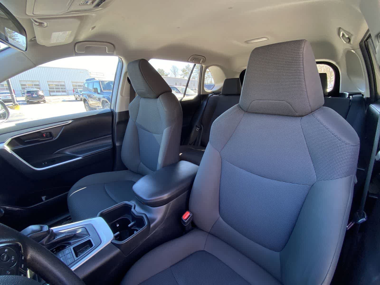 Thumbnail: 2023 Toyota RAV4 - 25