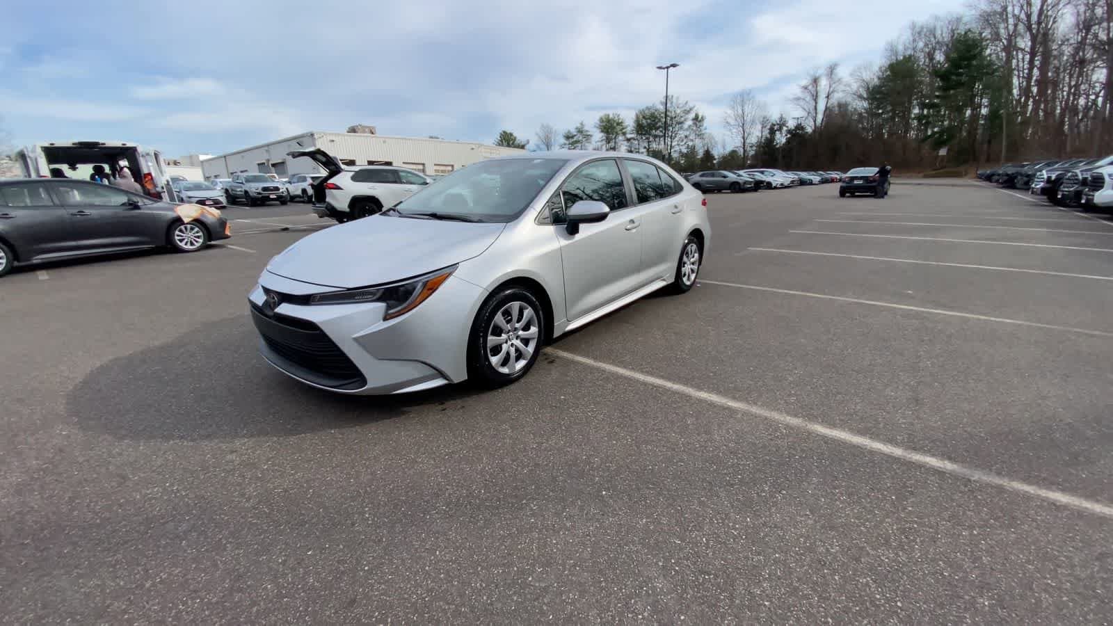 Thumbnail: 2025 Toyota Corolla - 5