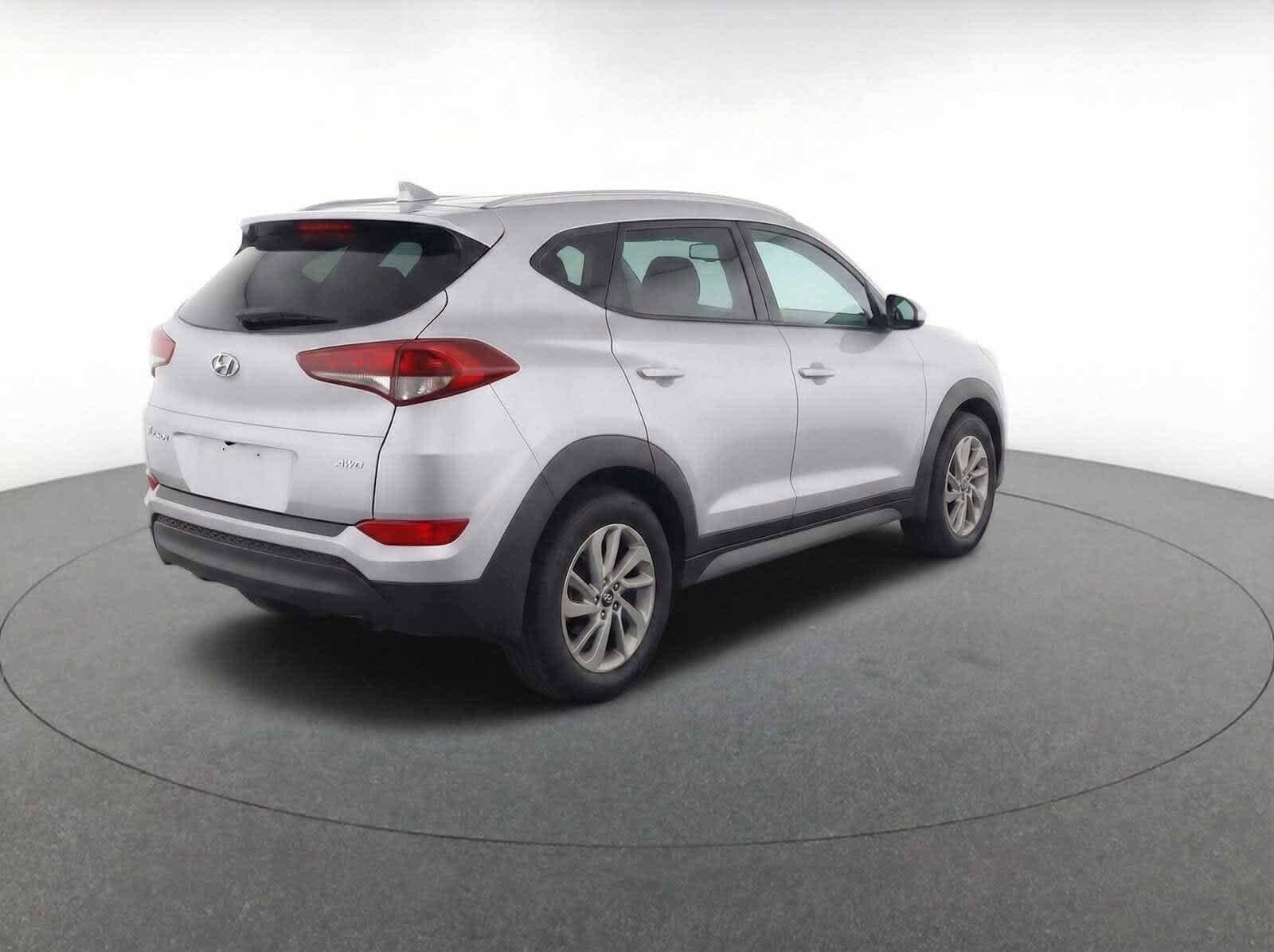 Thumbnail: 2017 Hyundai Tucson - 8