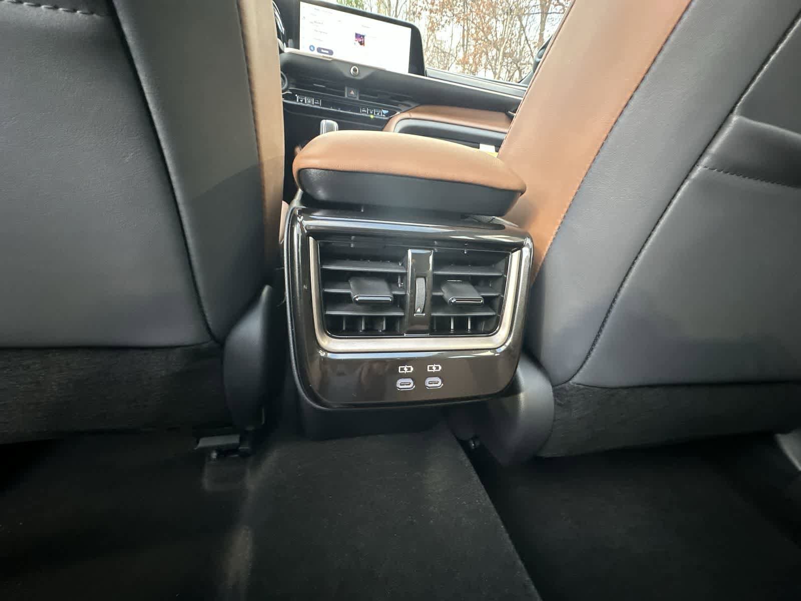 Thumbnail: 2025 Toyota Crown Signia - 29