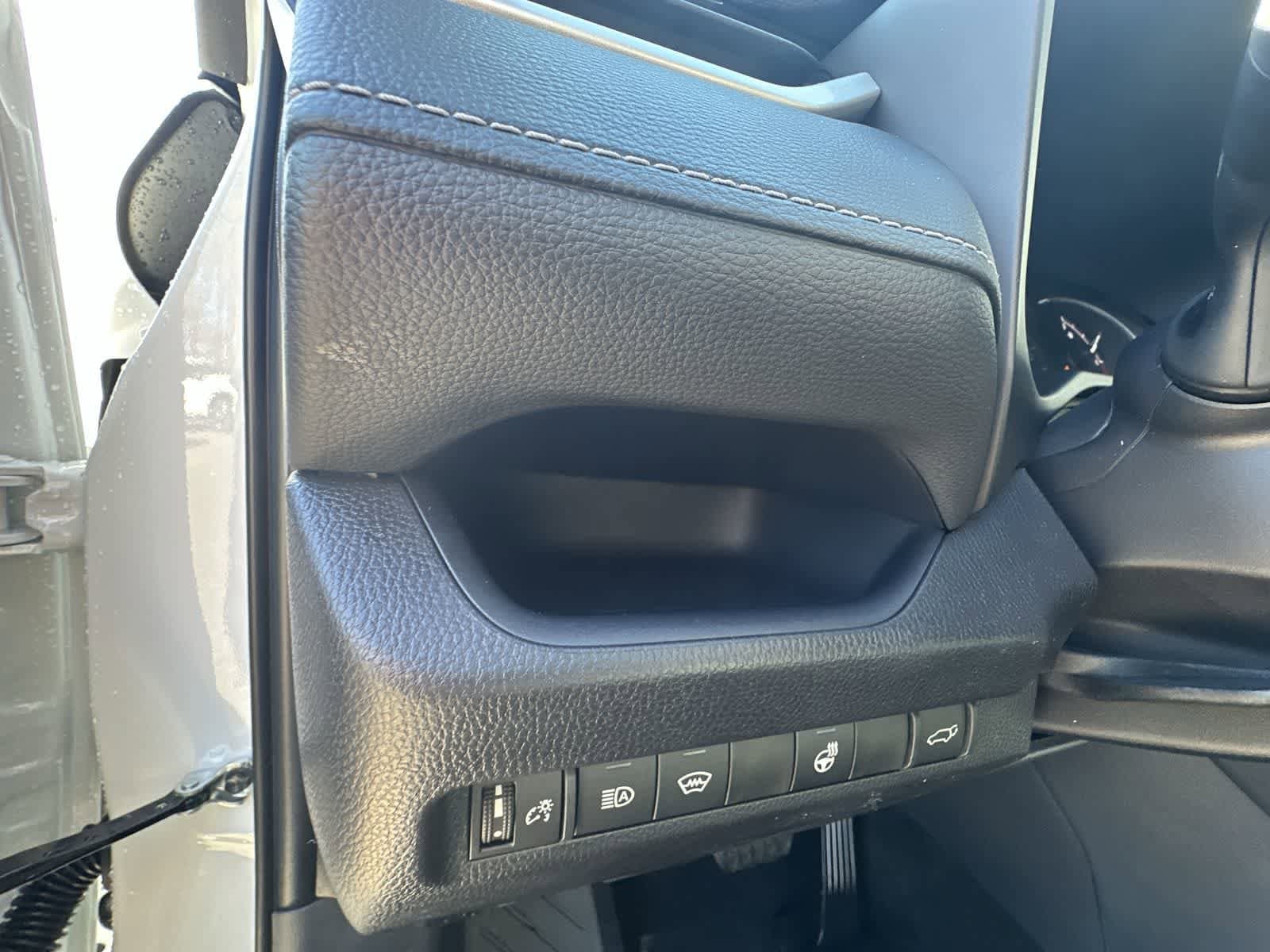 Thumbnail: 2025 Toyota RAV4 - 18