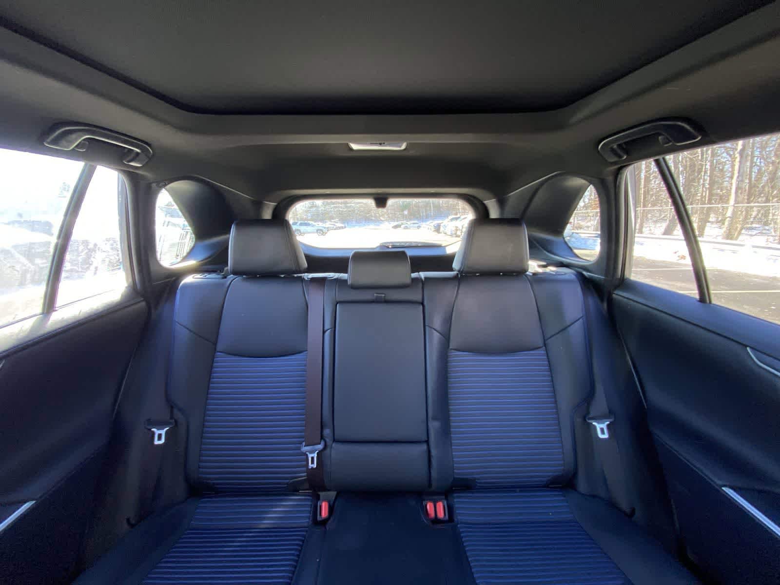 Thumbnail: 2019 Toyota RAV4 - 31