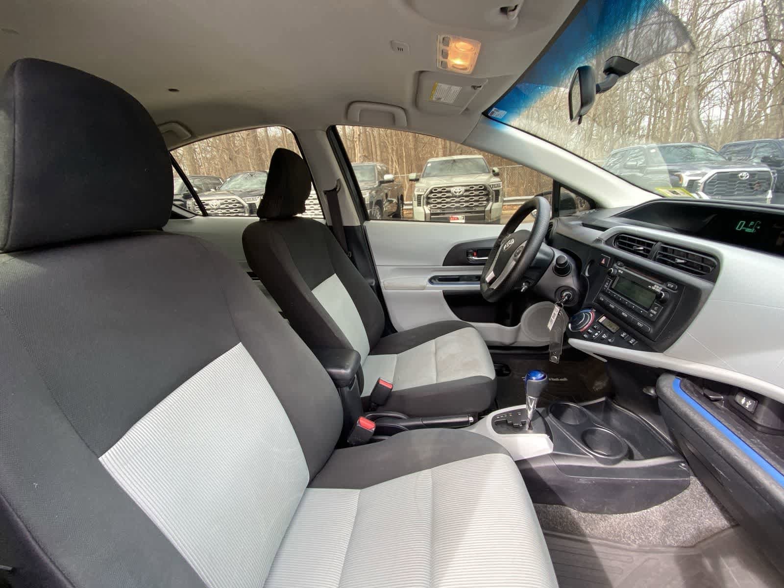 Thumbnail: 2012 Toyota Prius c - 23