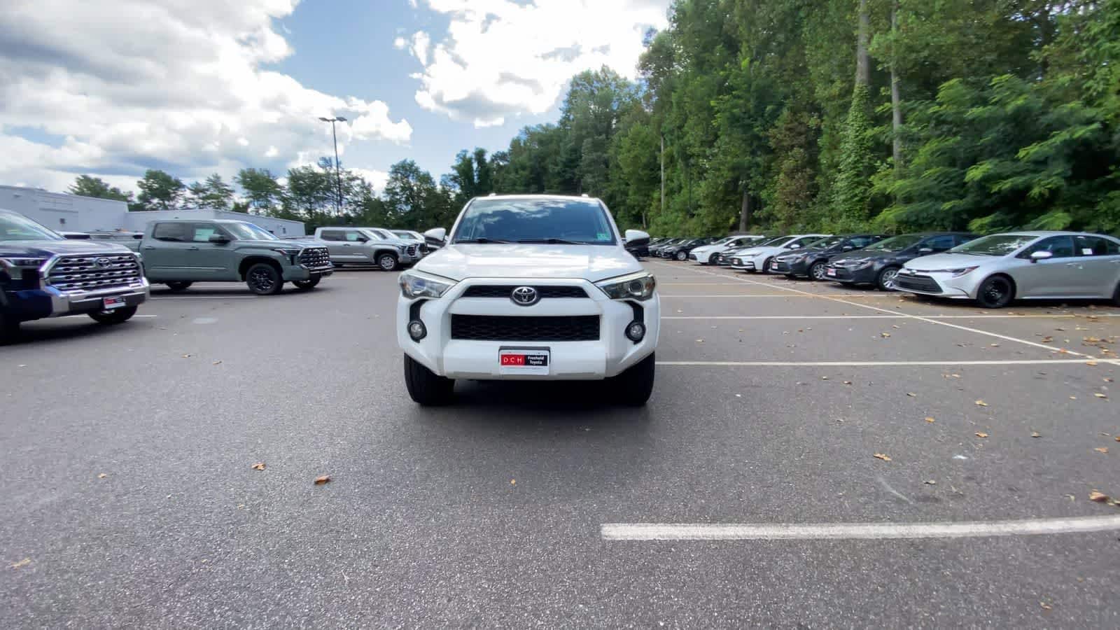 Thumbnail: 2014 Toyota 4Runner - 3
