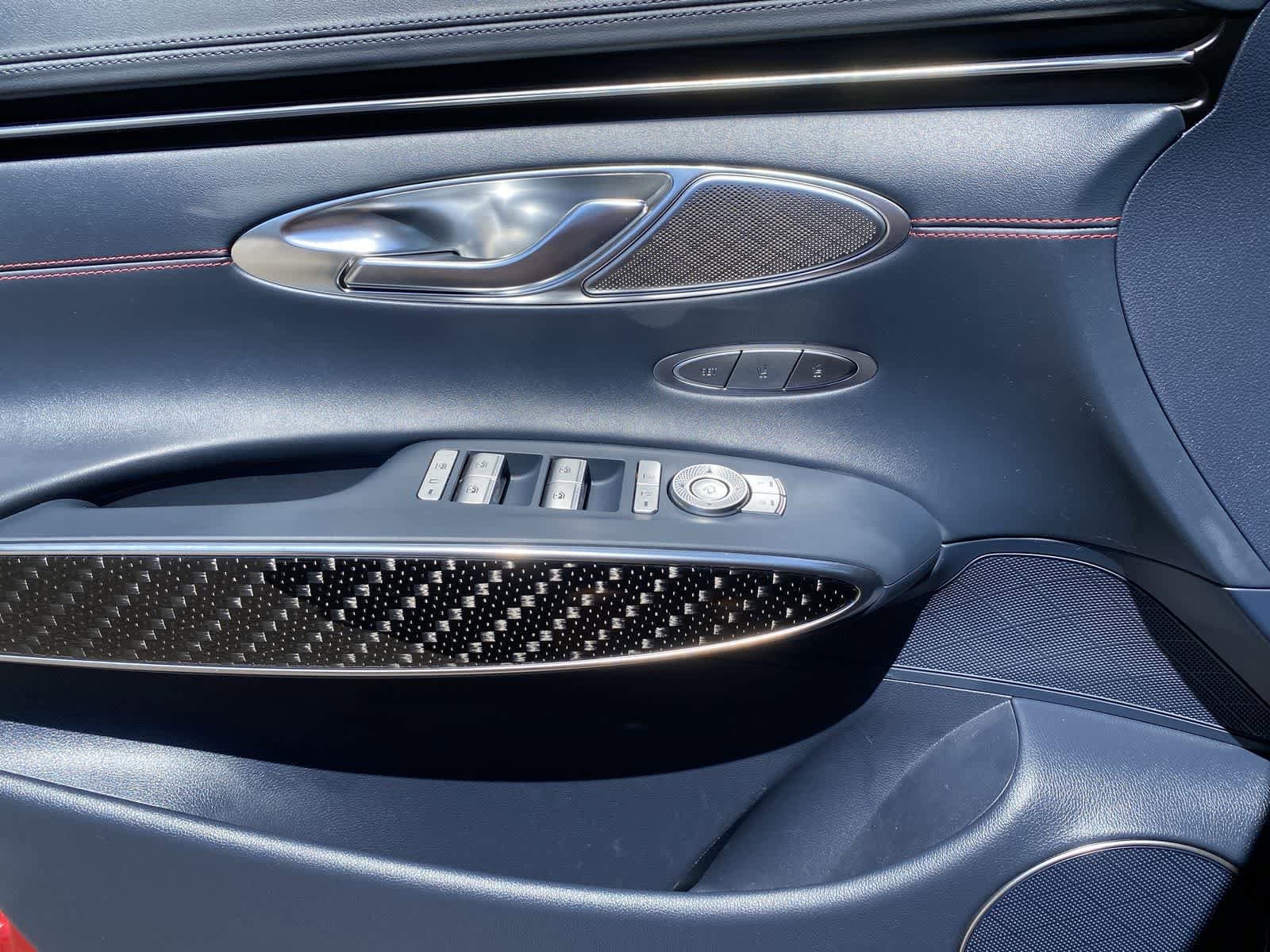 Thumbnail: 2024 Genesis GV70 - 16