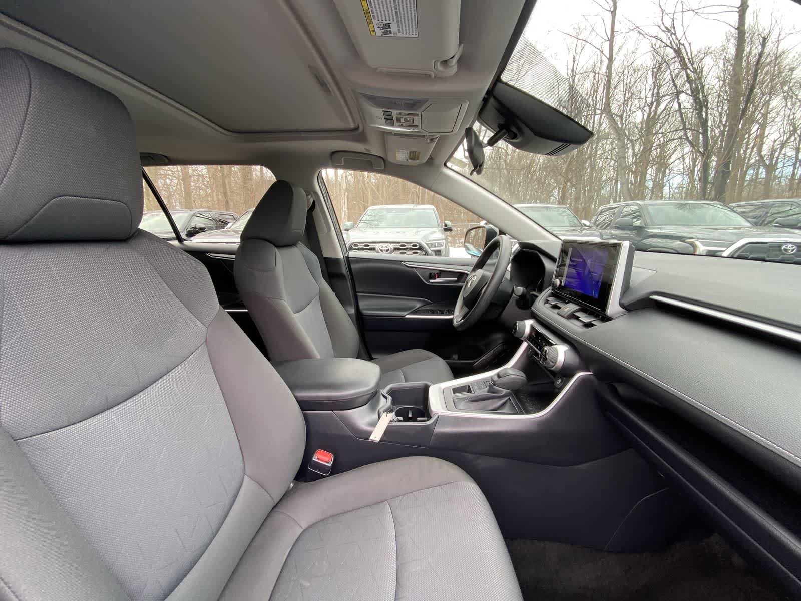 Thumbnail: 2025 Toyota RAV4 - 24