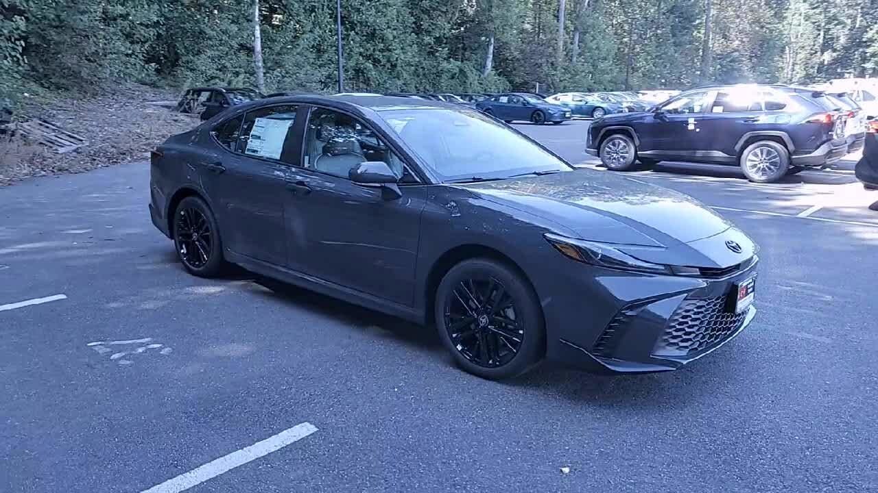 2025 Toyota Camry SE photo 2