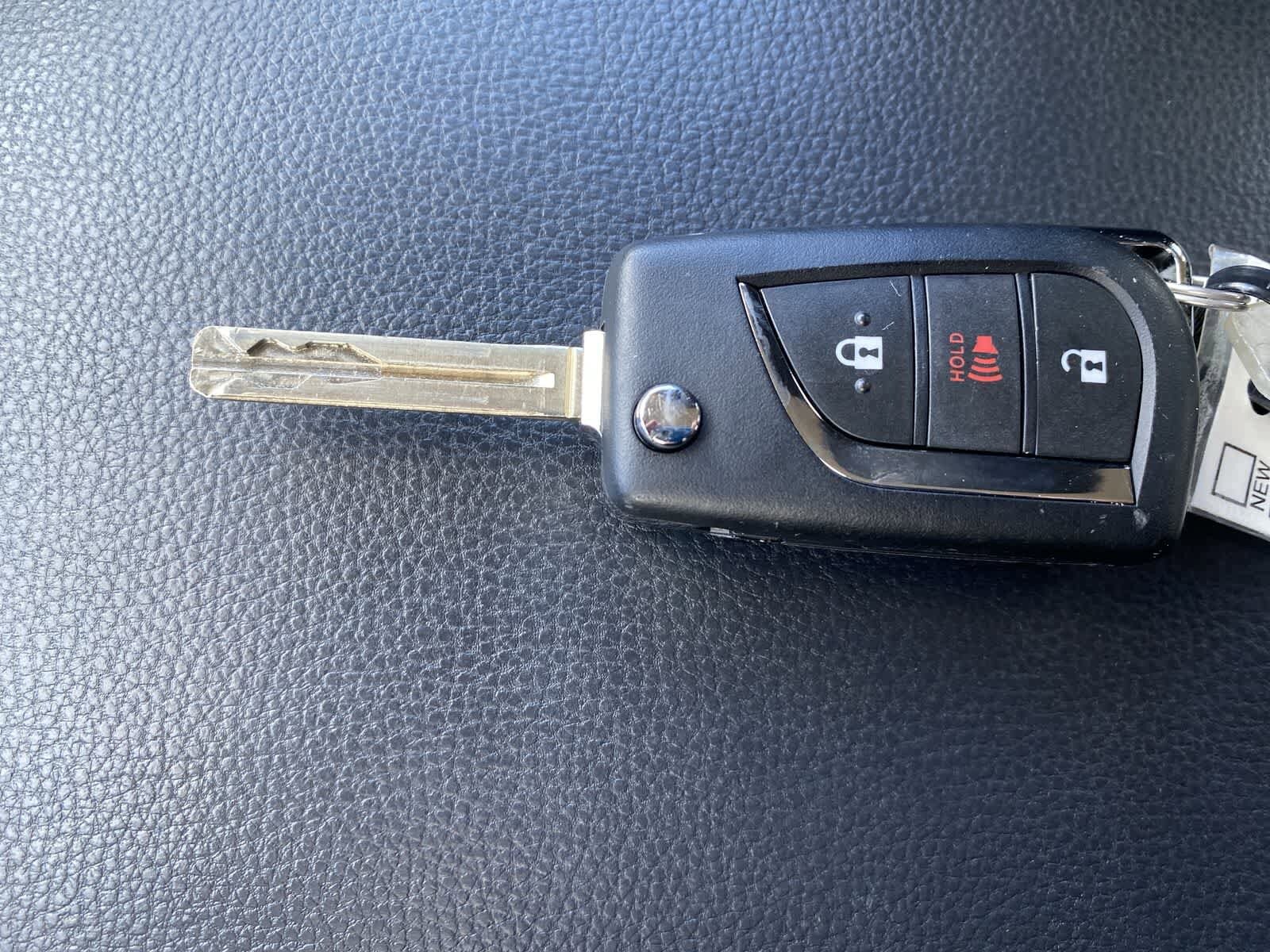 Thumbnail: 2025 Toyota RAV4 - 32