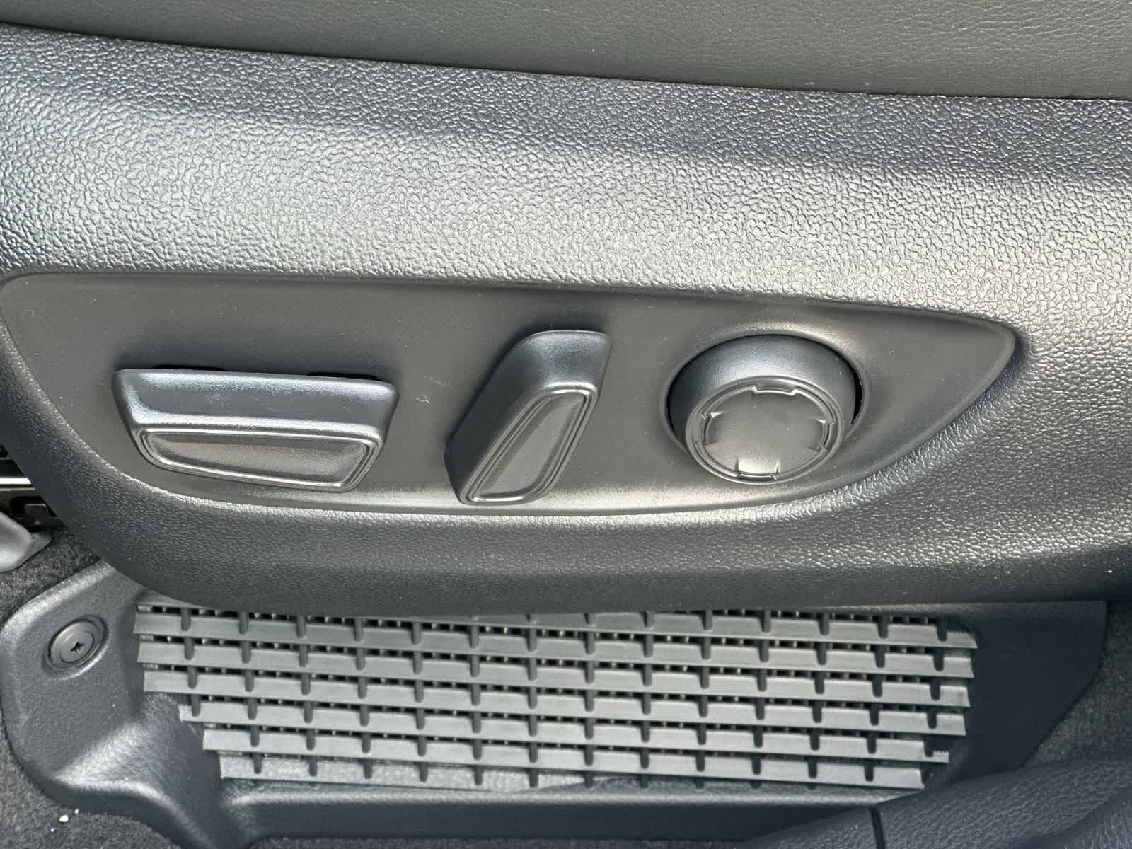 Thumbnail: 2026 Toyota Sienna - 24