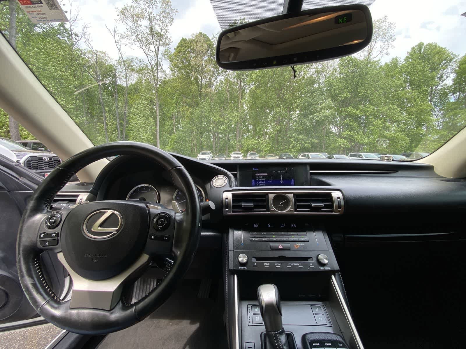 Thumbnail: 2015 Lexus IS - 19