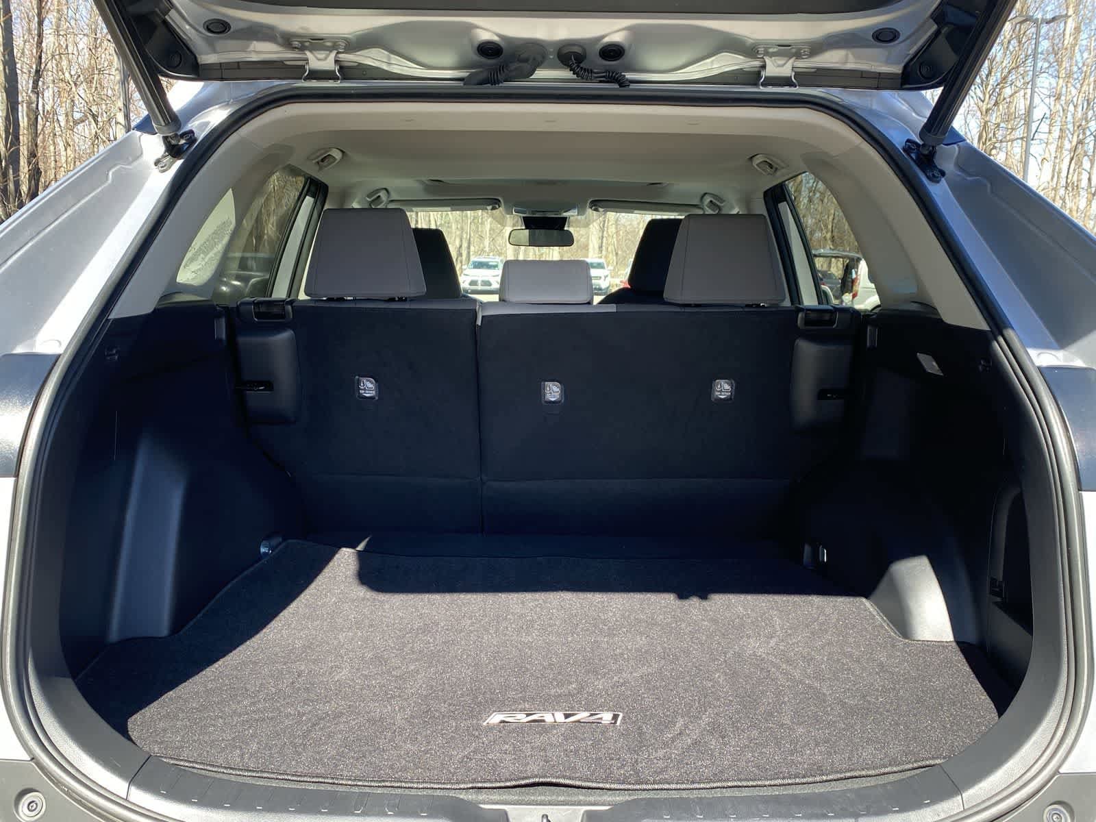 Thumbnail: 2021 Toyota RAV4 - 13