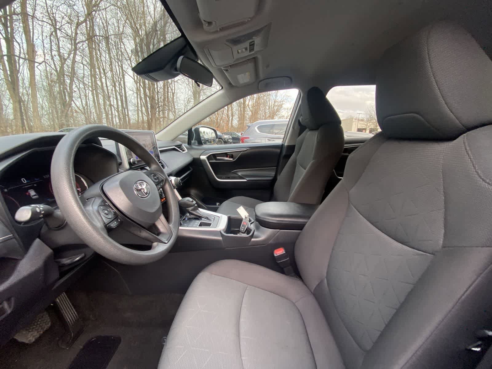 Thumbnail: 2024 Toyota RAV4 - 19