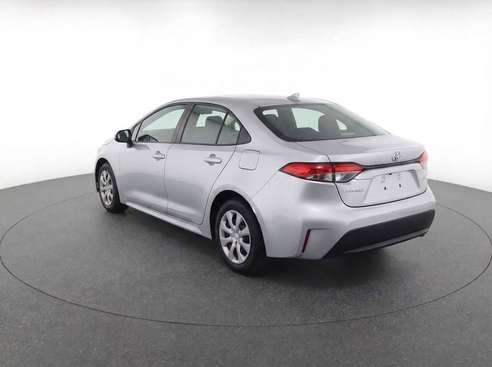 Thumbnail: 2025 Toyota Corolla - 4