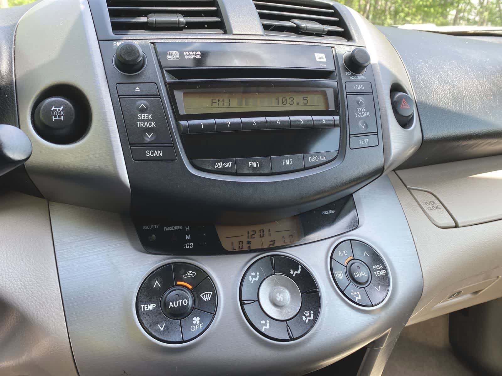 2008 Toyota RAV4 Limited 27
