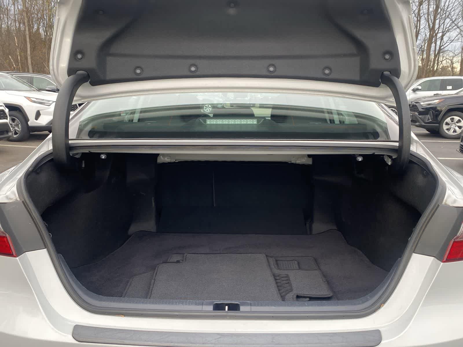 Thumbnail: 2023 Toyota Camry - 17