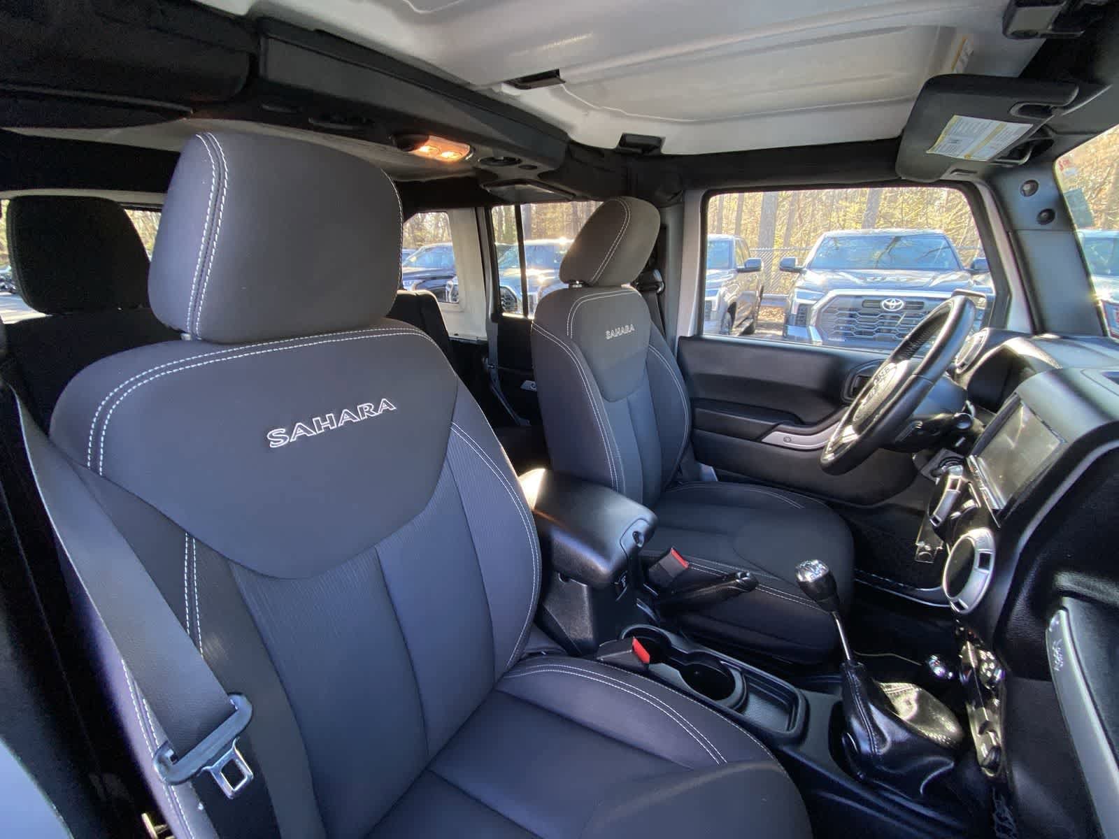 Thumbnail: 2016 Jeep Wrangler - 21