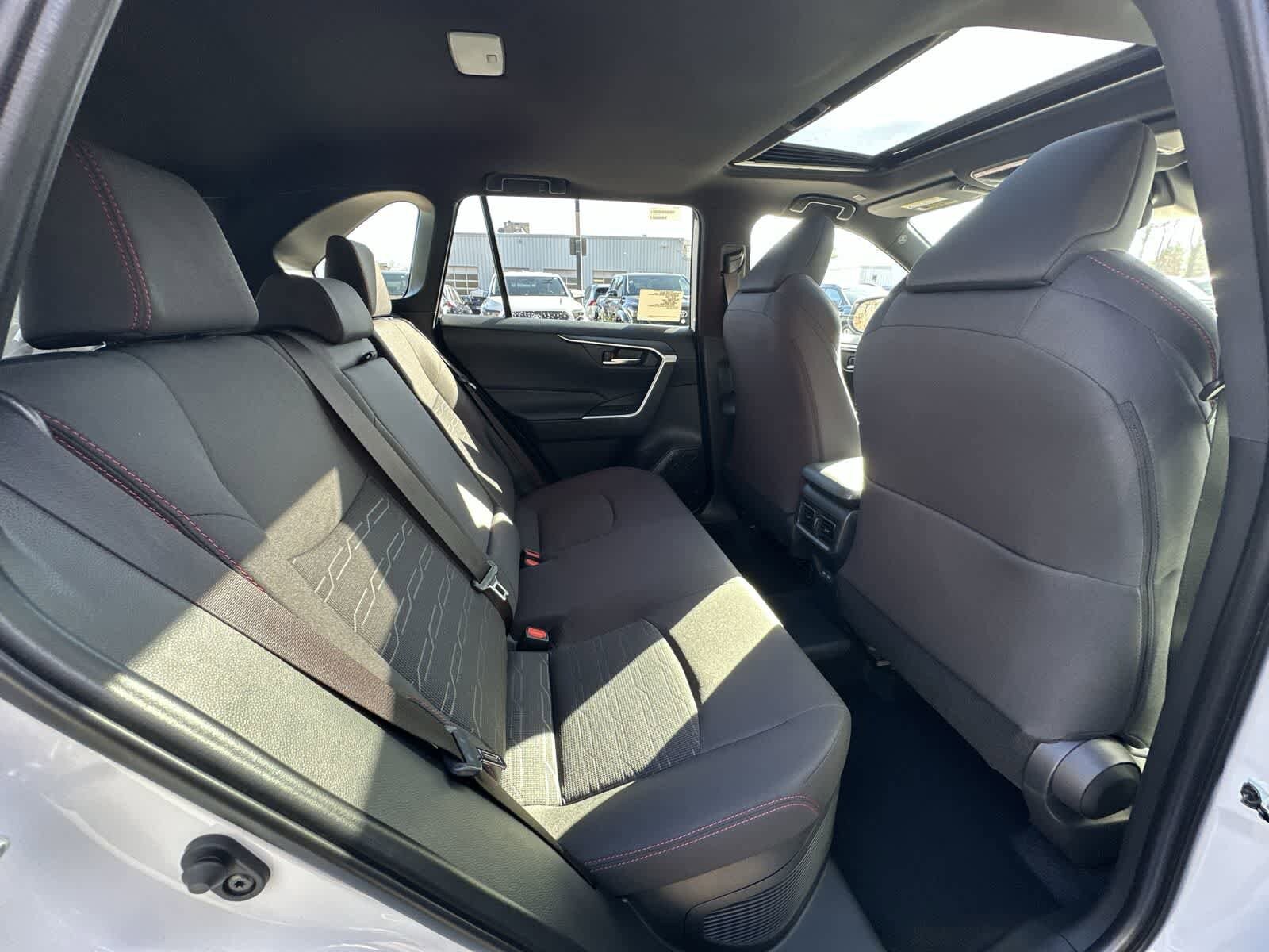 Thumbnail: 2025 Toyota RAV4 - 27