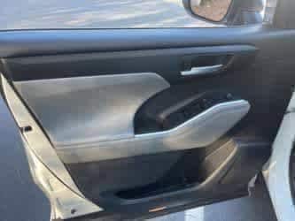 Thumbnail: 2021 Toyota Highlander - 22