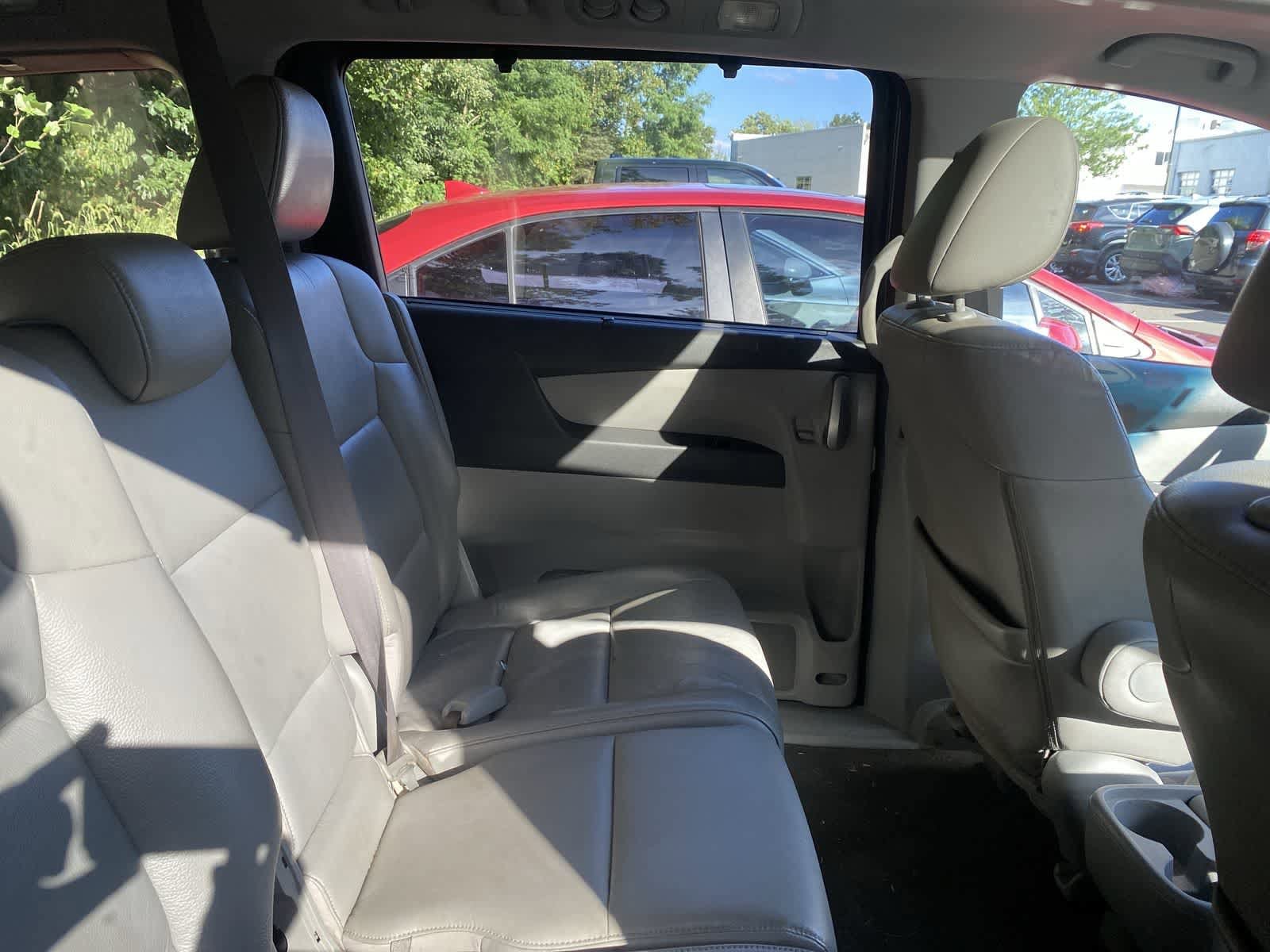 Thumbnail: 2011 Honda Odyssey - 6