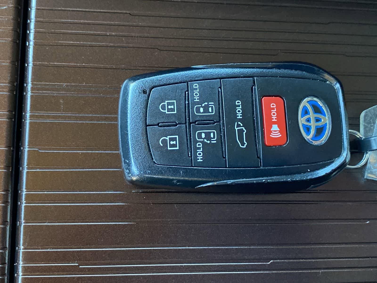 Thumbnail: 2024 Toyota Sienna - 32
