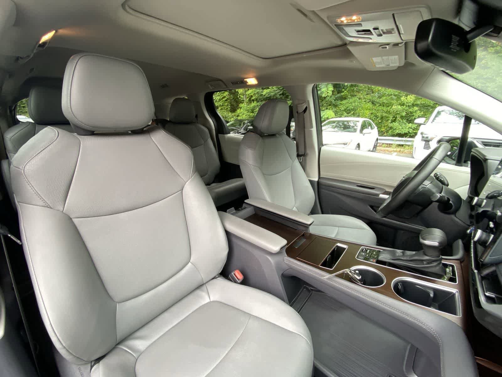 Thumbnail: 2024 Toyota Sienna - 22