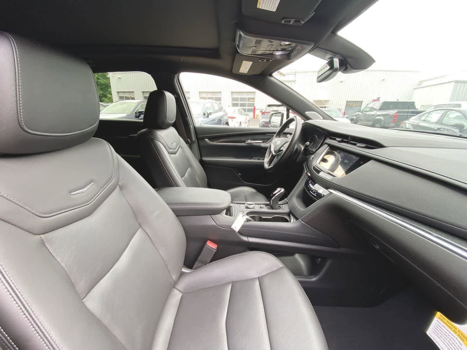 Thumbnail: 2021 Cadillac XT5 - 21