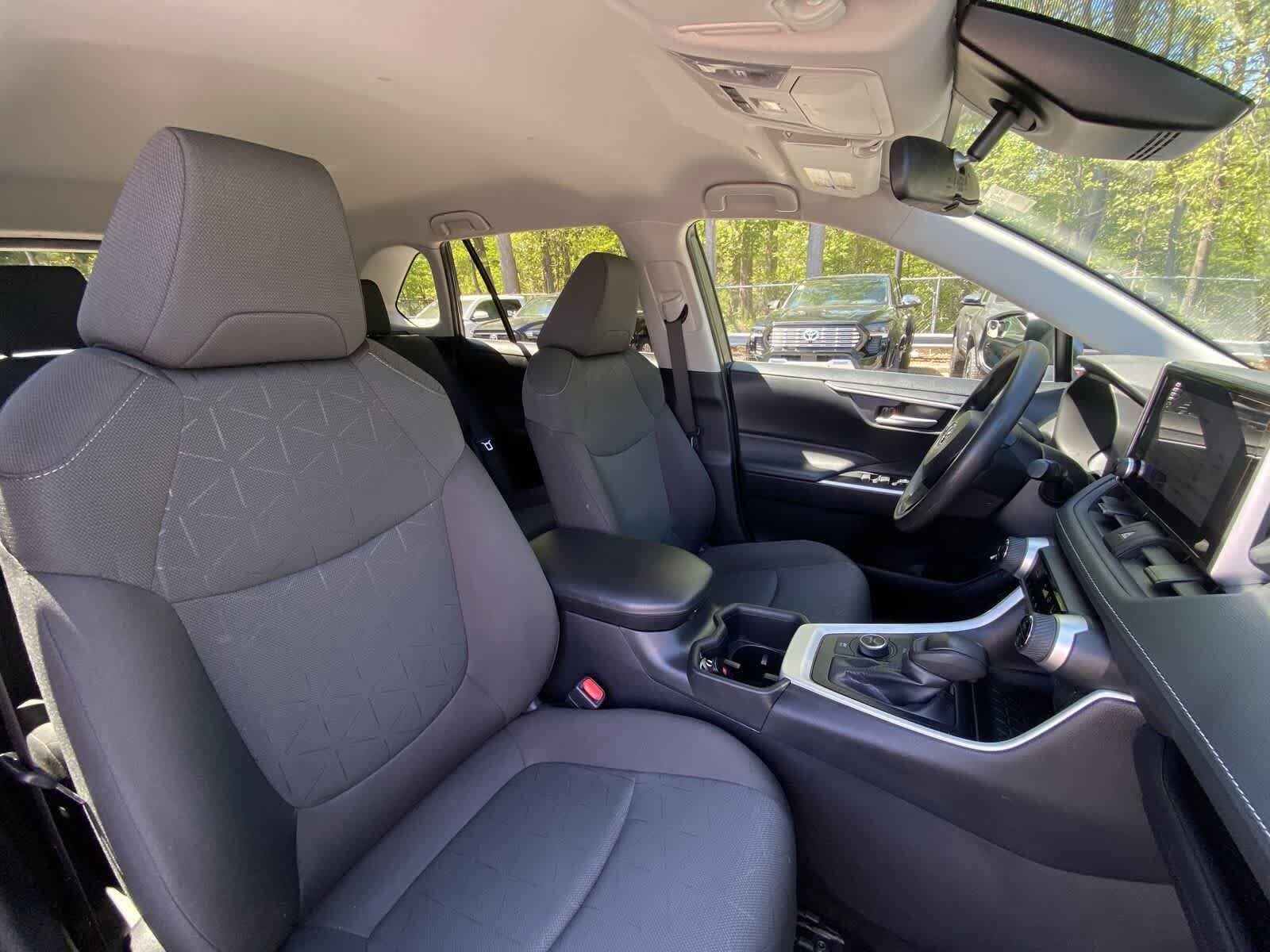 Thumbnail: 2024 Toyota RAV4 - 41