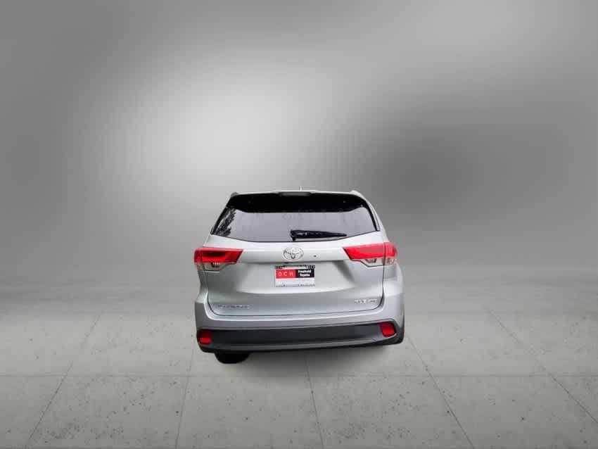 Thumbnail: 2018 Toyota Highlander - 7