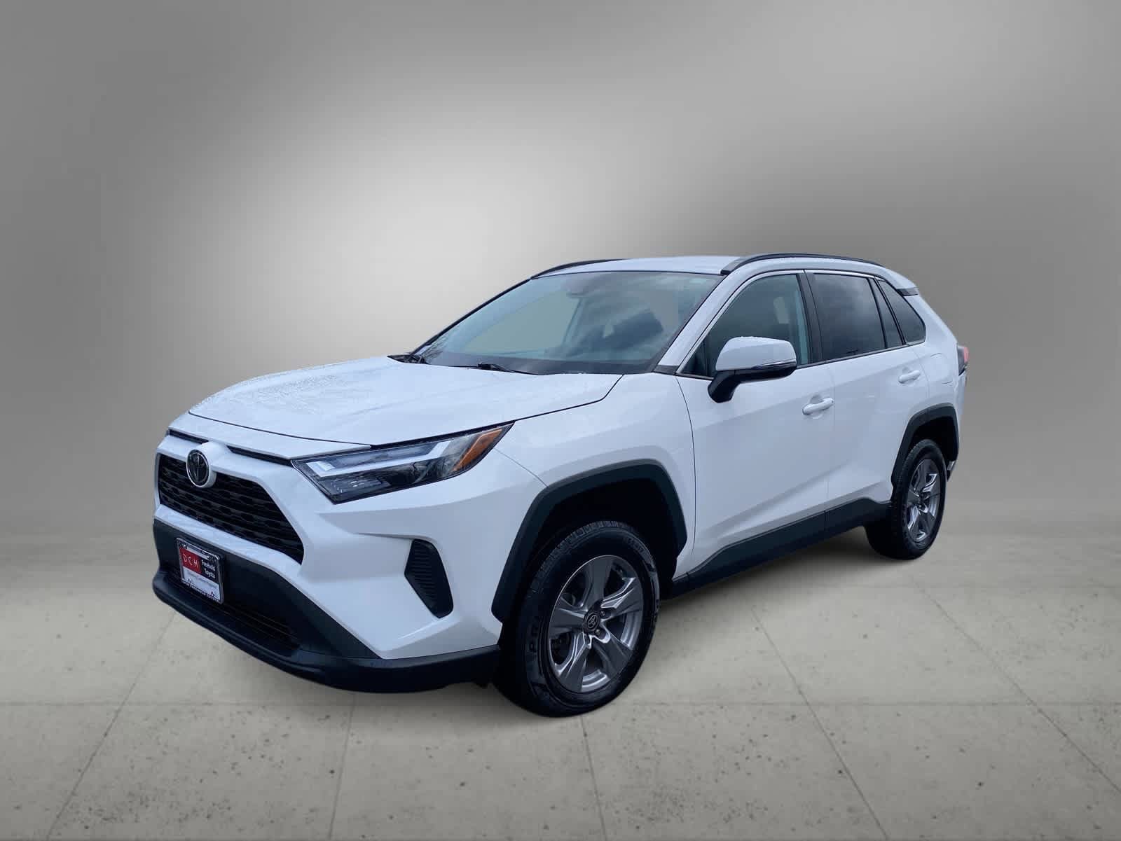 2024 Toyota RAV4 XLE's photo